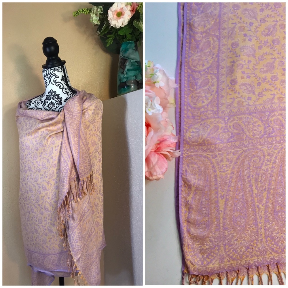 Large Pink Paisleys Wrap